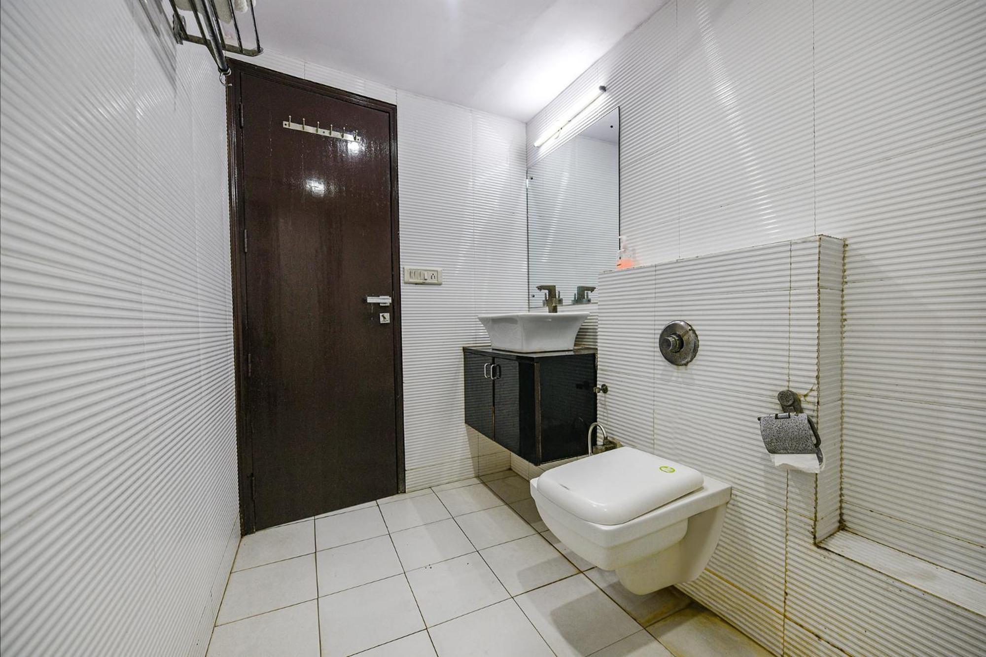 Fabhotel Swiss International - Nr Patel Nagar Metro 3* New Delhi